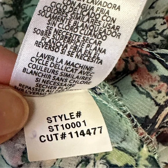 Kut From The Kloth Episkey Henley Chiffon Blouse Small - Picture 8 of 9